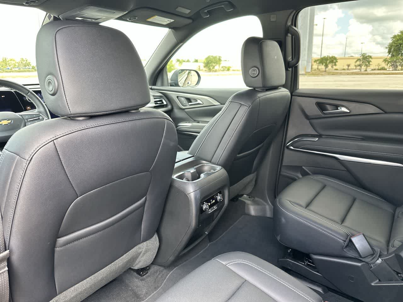 Chevrolet Traverse LT con tracción delantera, 2026
