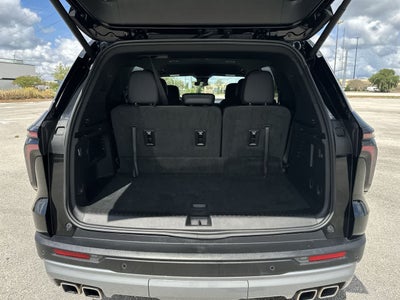 Chevrolet Traverse LT con tracción delantera, 2026