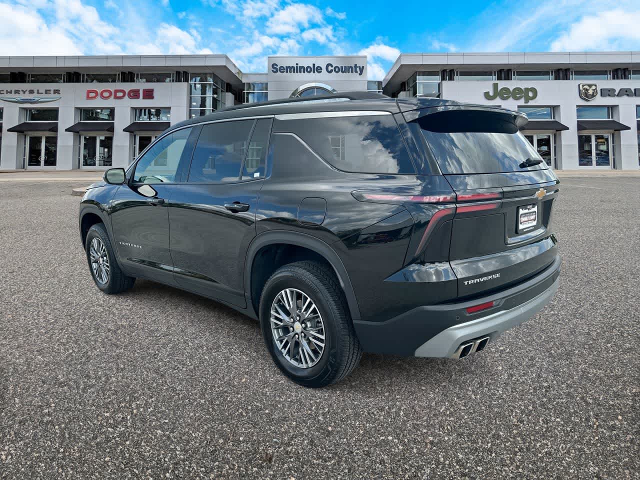Chevrolet Traverse LT con tracción delantera, 2026