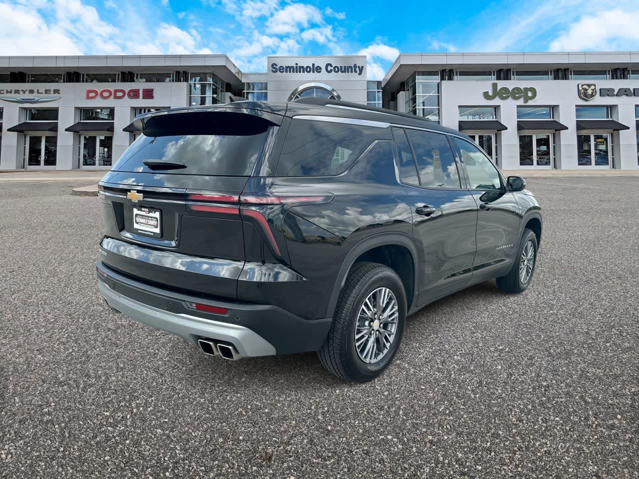 Chevrolet Traverse LT con tracción delantera, 2026