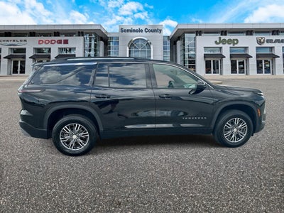 Chevrolet Traverse LT con tracción delantera, 2026