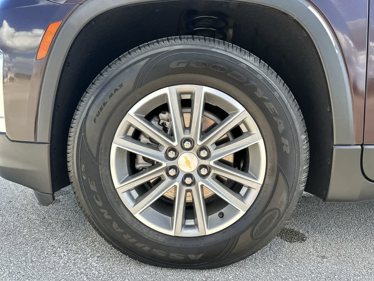 Chevrolet Traverse LT 2022 con tracción delantera y tapicería de tela