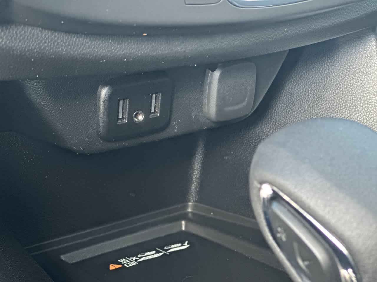 Chevrolet Traverse LT 2022 con tracción delantera y tapicería de tela