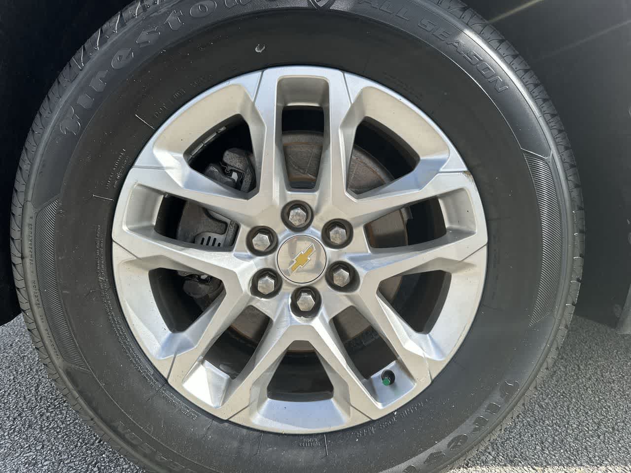 Chevrolet Traverse LT de 2020, tracción delantera, tapicería de cuero