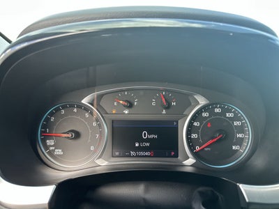 Chevrolet Traverse LT de 2020, tracción delantera, tapicería de cuero