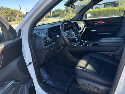 Chevrolet Traverse RS con tracción delantera, 2024