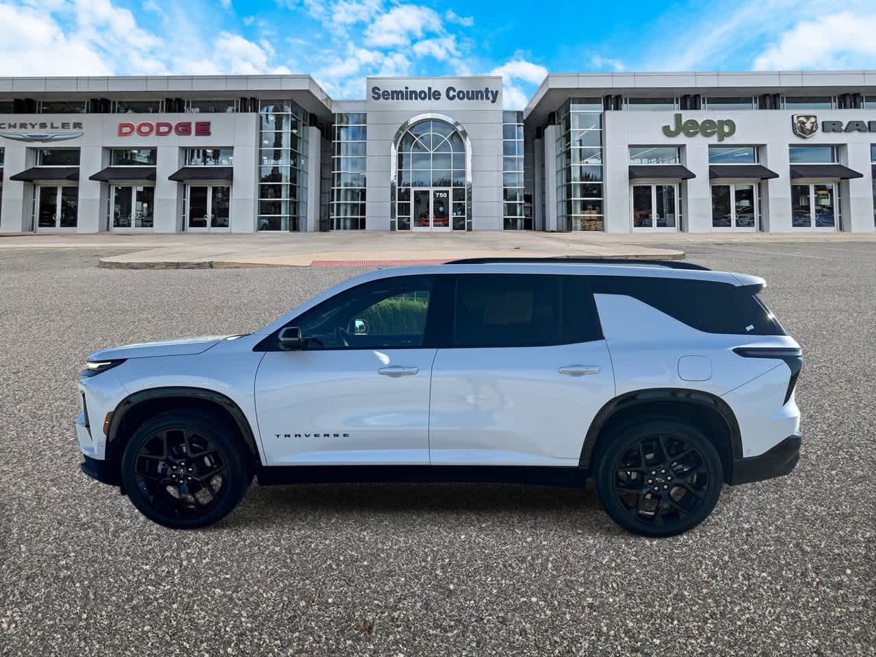 Chevrolet Traverse RS con tracción delantera, 2024
