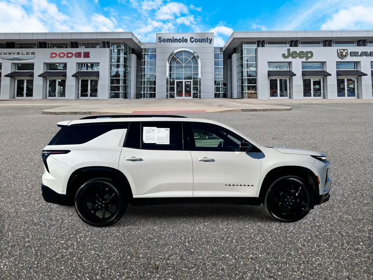 Chevrolet Traverse RS con tracción delantera, 2024