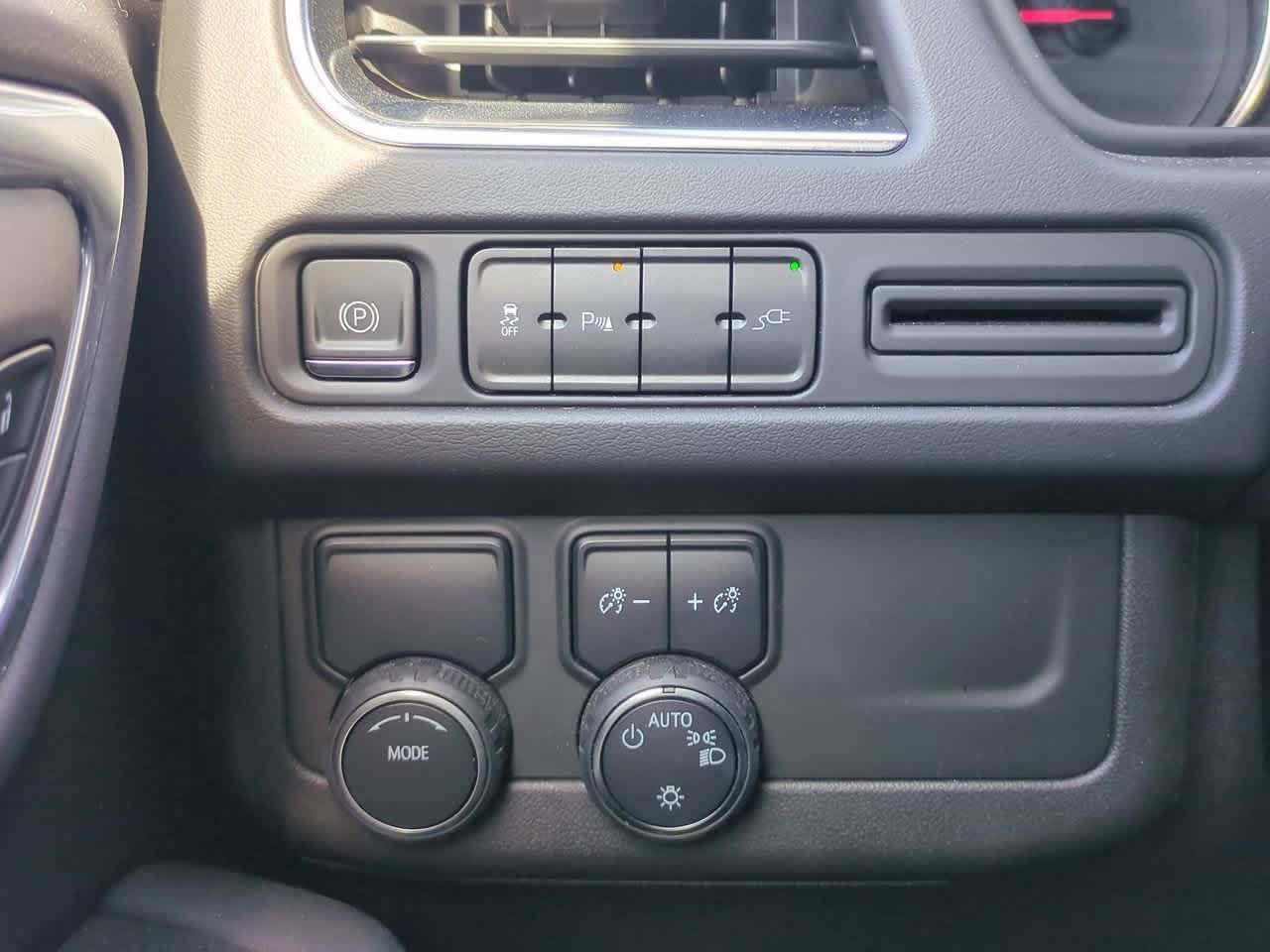 Chevrolet Suburban 2WD RST 2021