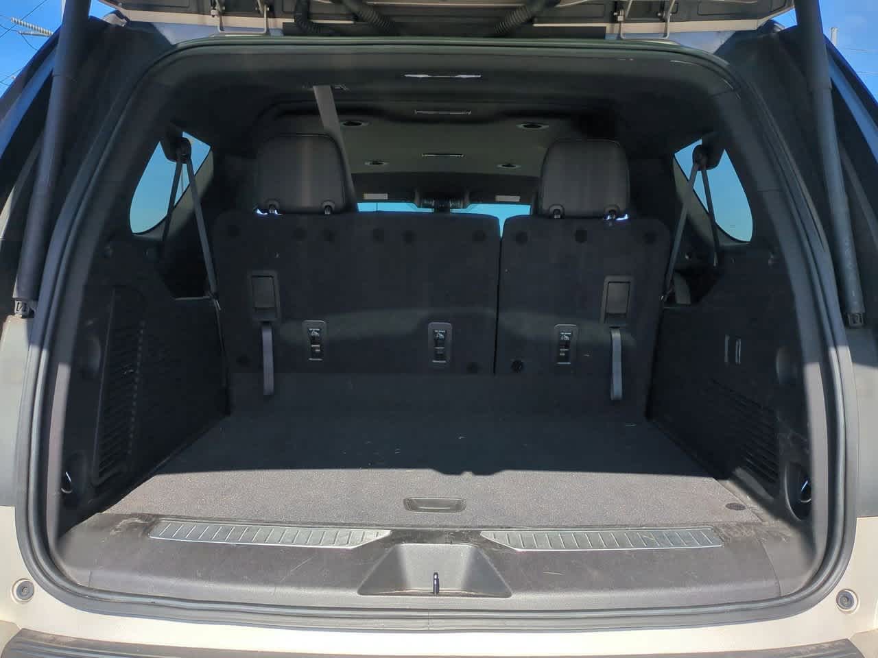 Chevrolet Suburban 2WD RST 2021