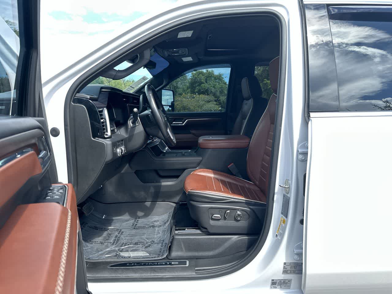 GMC Sierra 2500HD 4WD de 2024, cabina doble, caja estándar, versión Denali Ultimate