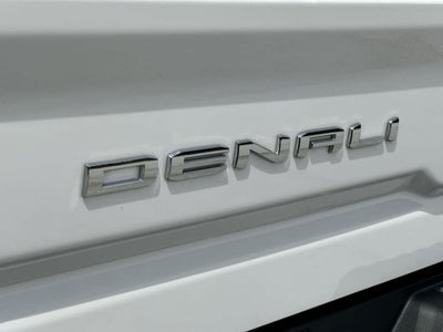 GMC Sierra 2500HD 4WD de 2024, cabina doble, caja estándar, versión Denali Ultimate