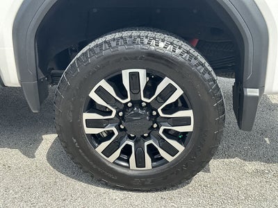 GMC Sierra 2500HD 4WD de 2024, cabina doble, caja estándar, versión Denali Ultimate