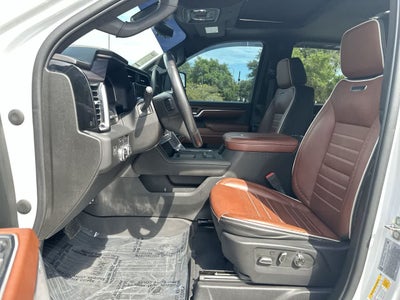 GMC Sierra 2500HD 4WD de 2024, cabina doble, caja estándar, versión Denali Ultimate