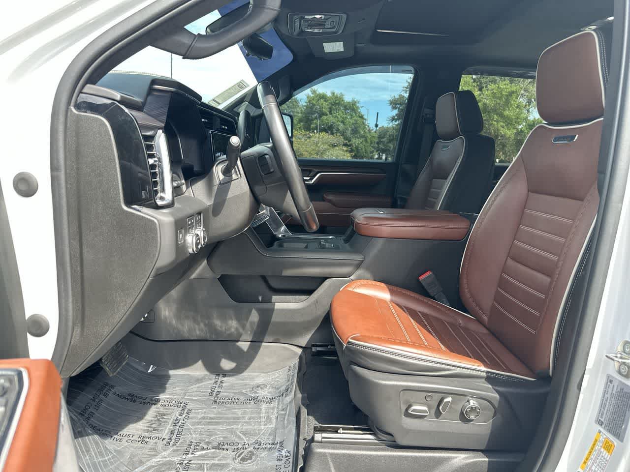 GMC Sierra 2500HD 4WD de 2024, cabina doble, caja estándar, versión Denali Ultimate