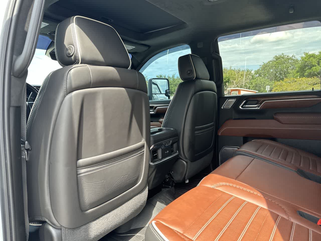 GMC Sierra 2500HD 4WD de 2024, cabina doble, caja estándar, versión Denali Ultimate