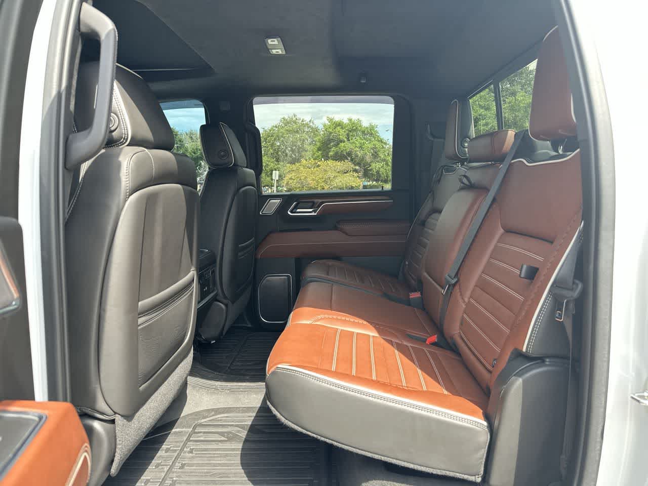 GMC Sierra 2500HD 4WD de 2024, cabina doble, caja estándar, versión Denali Ultimate