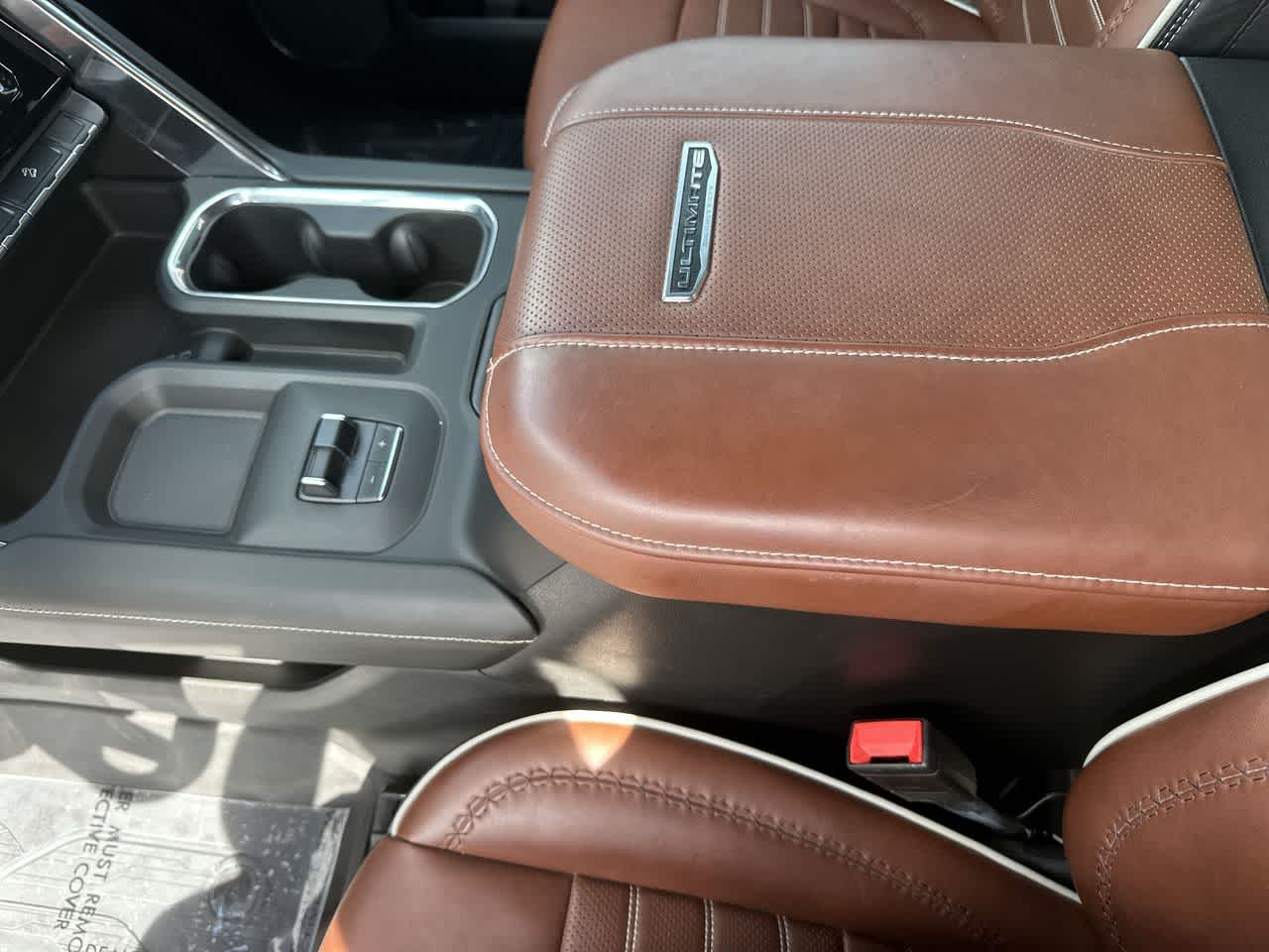 GMC Sierra 2500HD 4WD de 2024, cabina doble, caja estándar, versión Denali Ultimate
