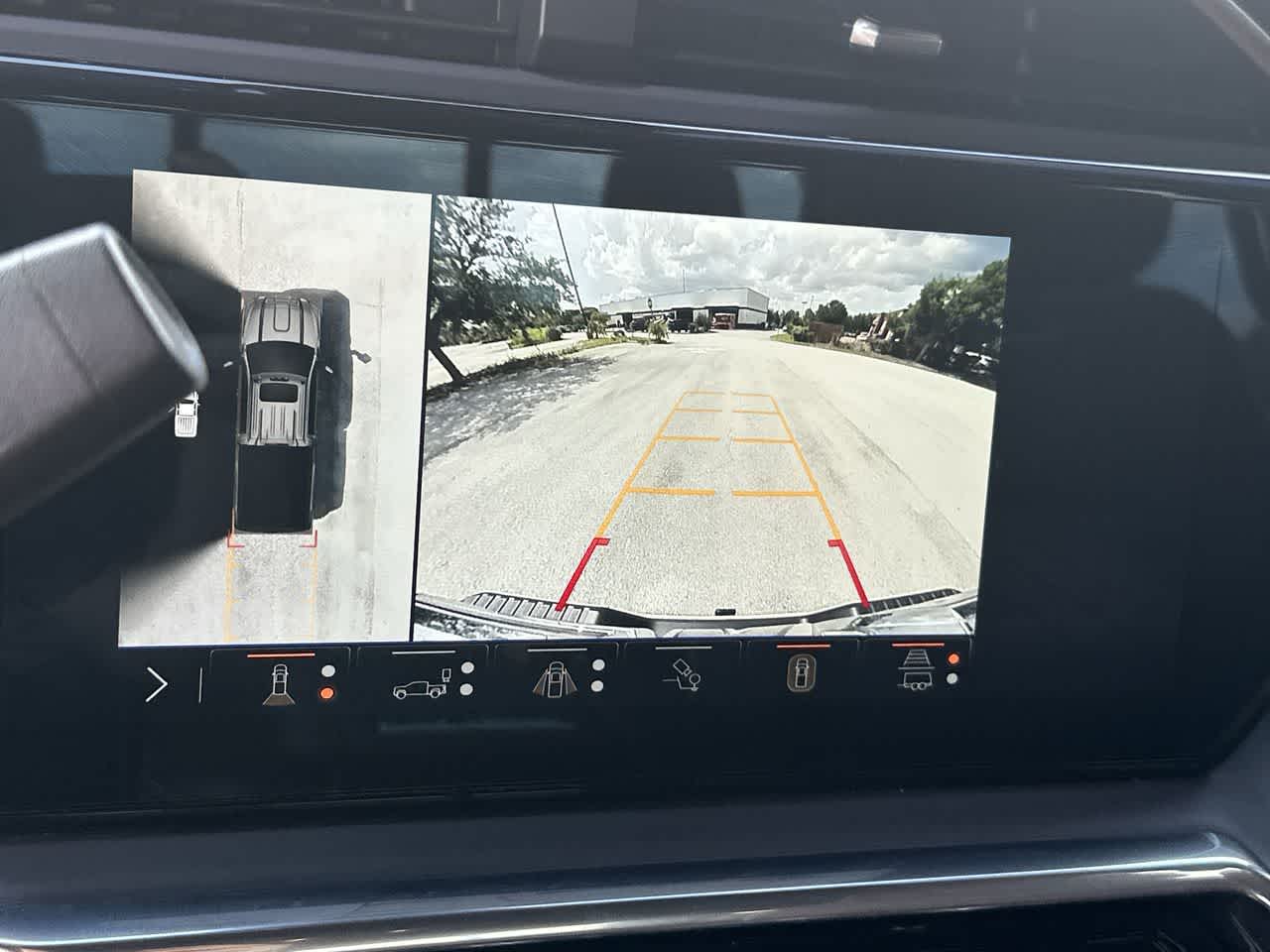 GMC Sierra 2500HD 4WD de 2024, cabina doble, caja estándar, versión Denali Ultimate
