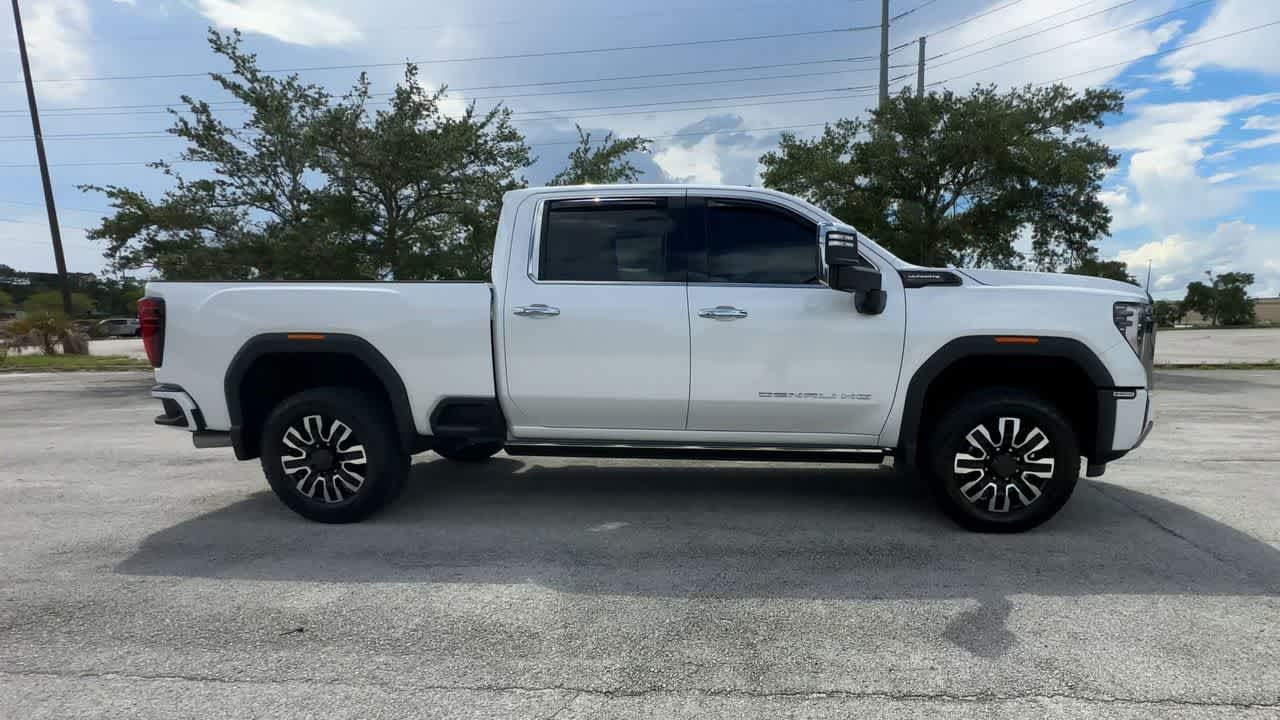 GMC Sierra 2500HD 4WD de 2024, cabina doble, caja estándar, versión Denali Ultimate