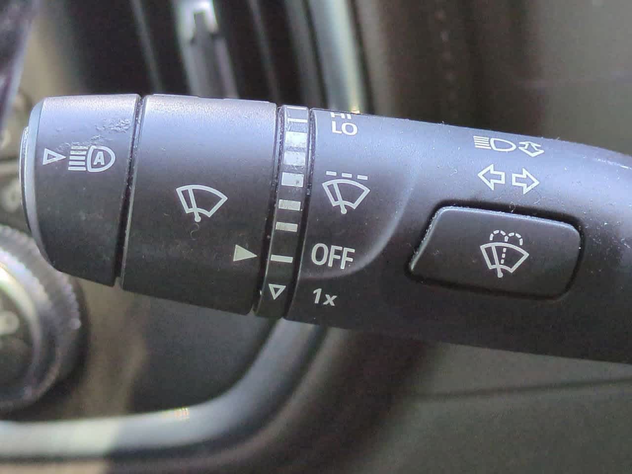 GMC Sierra 1500 4WD Crew Cab Short Box Denali 2021