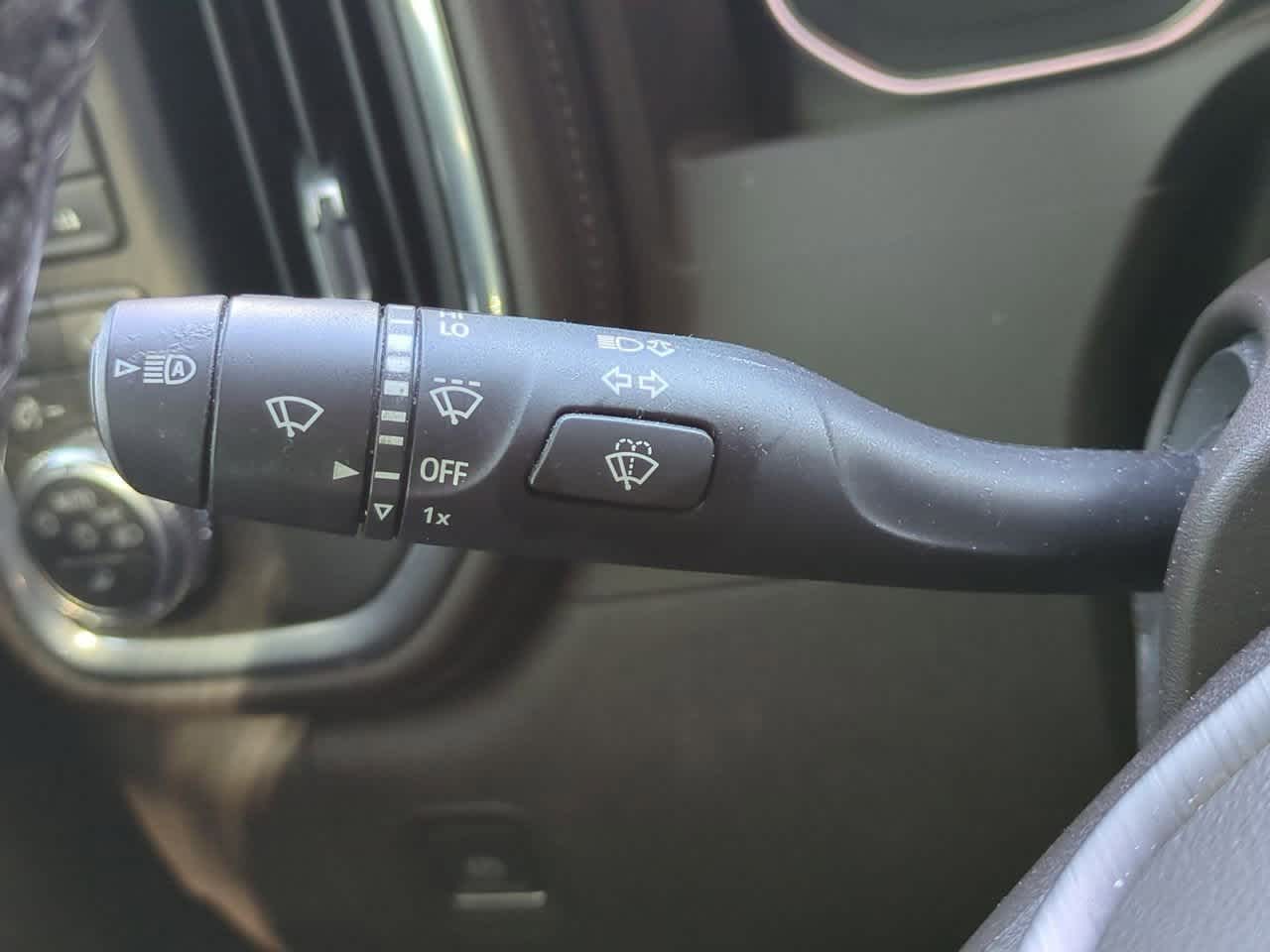 GMC Sierra 1500 4WD Crew Cab Short Box Denali 2021