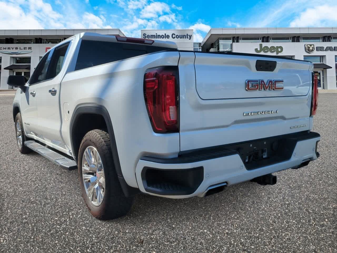 GMC Sierra 1500 4WD Crew Cab Short Box Denali 2021