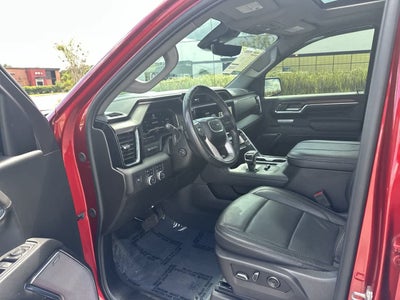 GMC Sierra 1500 4WD de 2024, cabina doble, caja corta, versión Denali