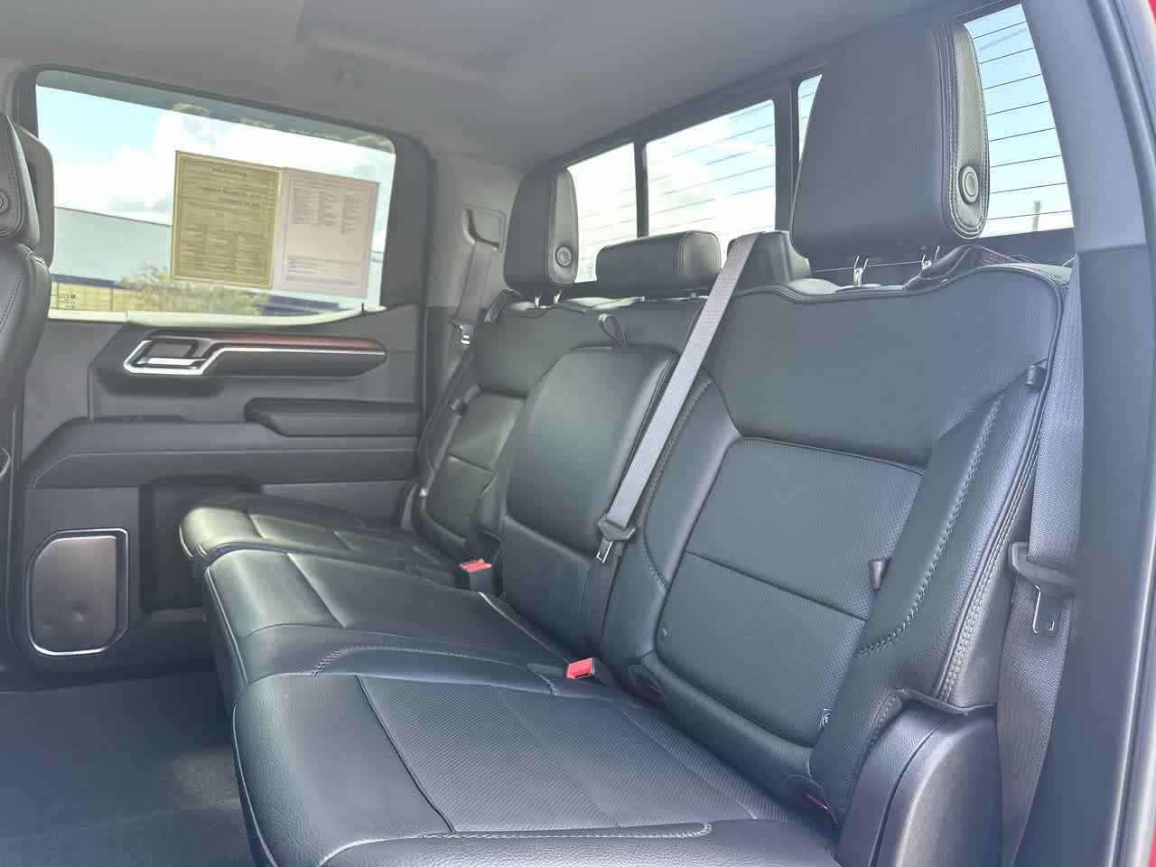 GMC Sierra 1500 4WD de 2024, cabina doble, caja corta, versión Denali