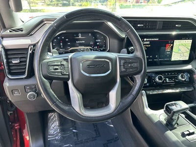 GMC Sierra 1500 4WD de 2024, cabina doble, caja corta, versión Denali