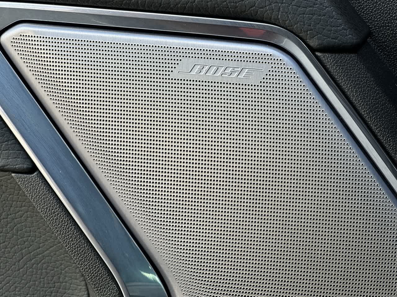 GMC Sierra 1500 4WD de 2024, cabina doble, caja corta, versión Denali