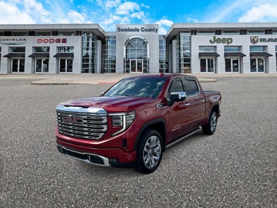GMC Sierra 1500 4WD de 2024, cabina doble, caja corta, versión Denali