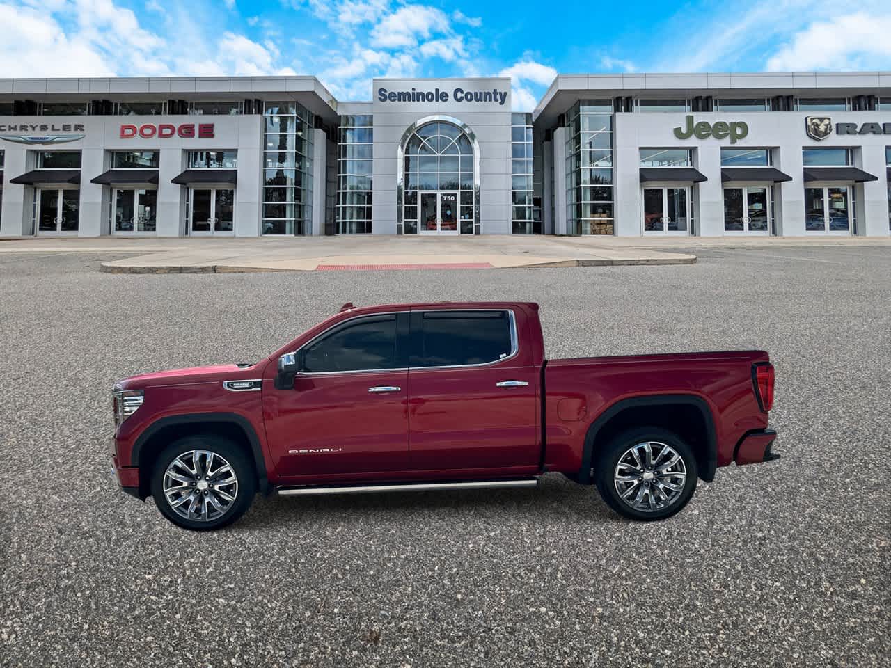 GMC Sierra 1500 4WD de 2024, cabina doble, caja corta, versión Denali