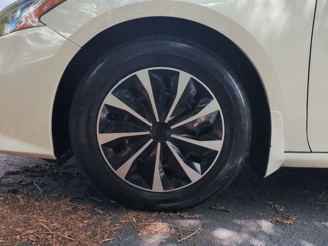 Nissan Altima S con tracción delantera (2021)