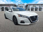 Nissan Altima S con tracción delantera (2021)