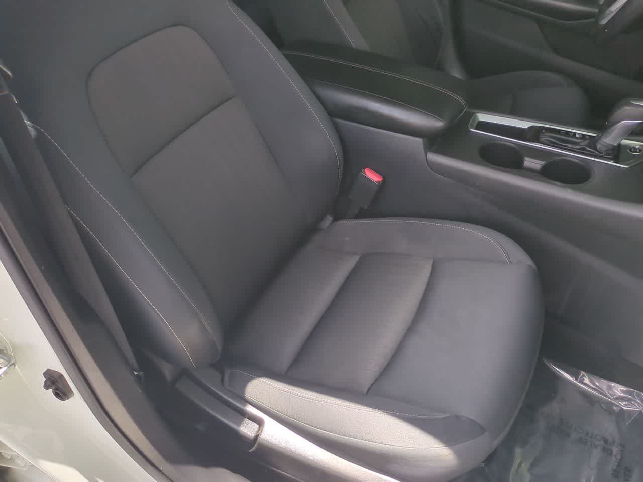 Nissan Altima S con tracción delantera (2021)