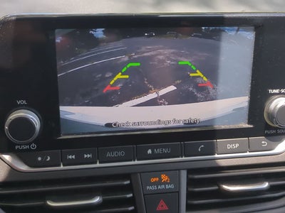 Nissan Altima S con tracción delantera (2021)