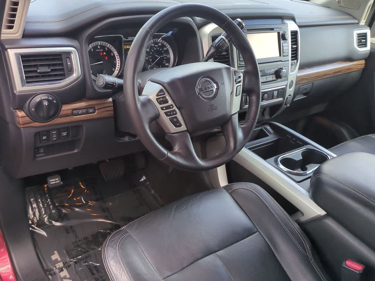 Nissan TITAN SL 2018