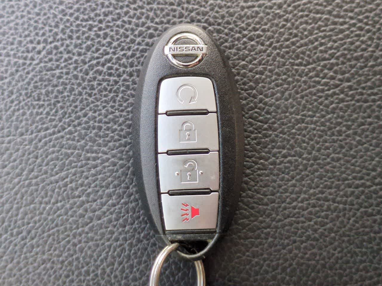 Nissan TITAN SL 2018