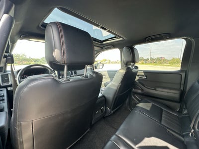 Nissan Frontier Crew Cab PRO-4X 4x4 de 2024