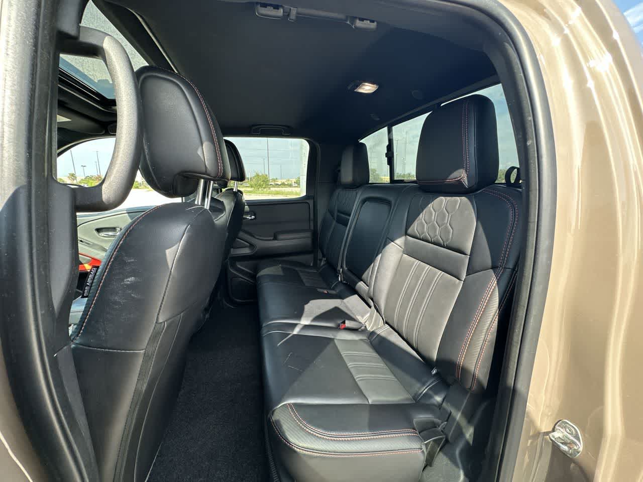 Nissan Frontier Crew Cab PRO-4X 4x4 de 2024