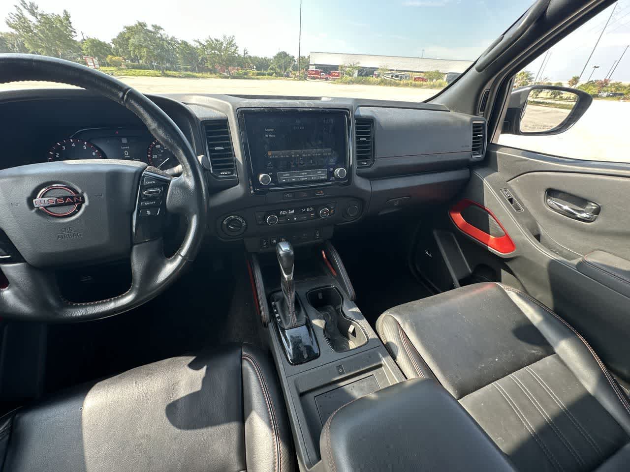 Nissan Frontier Crew Cab PRO-4X 4x4 de 2024