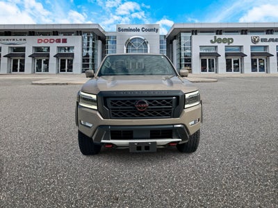 Nissan Frontier Crew Cab PRO-4X 4x4 de 2024