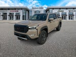 Nissan Frontier Crew Cab PRO-4X 4x4 de 2024