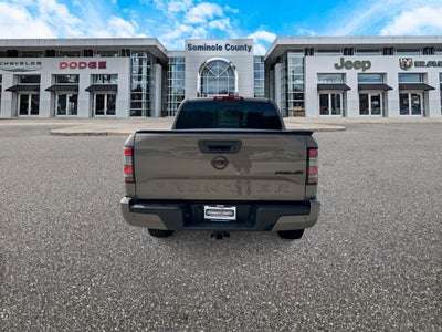Nissan Frontier Crew Cab PRO-4X 4x4 de 2024