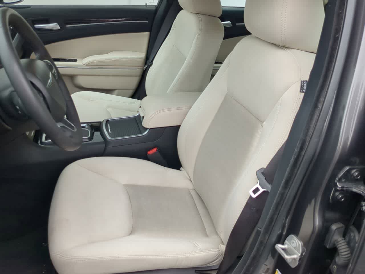Chrysler 300 Touring 2023