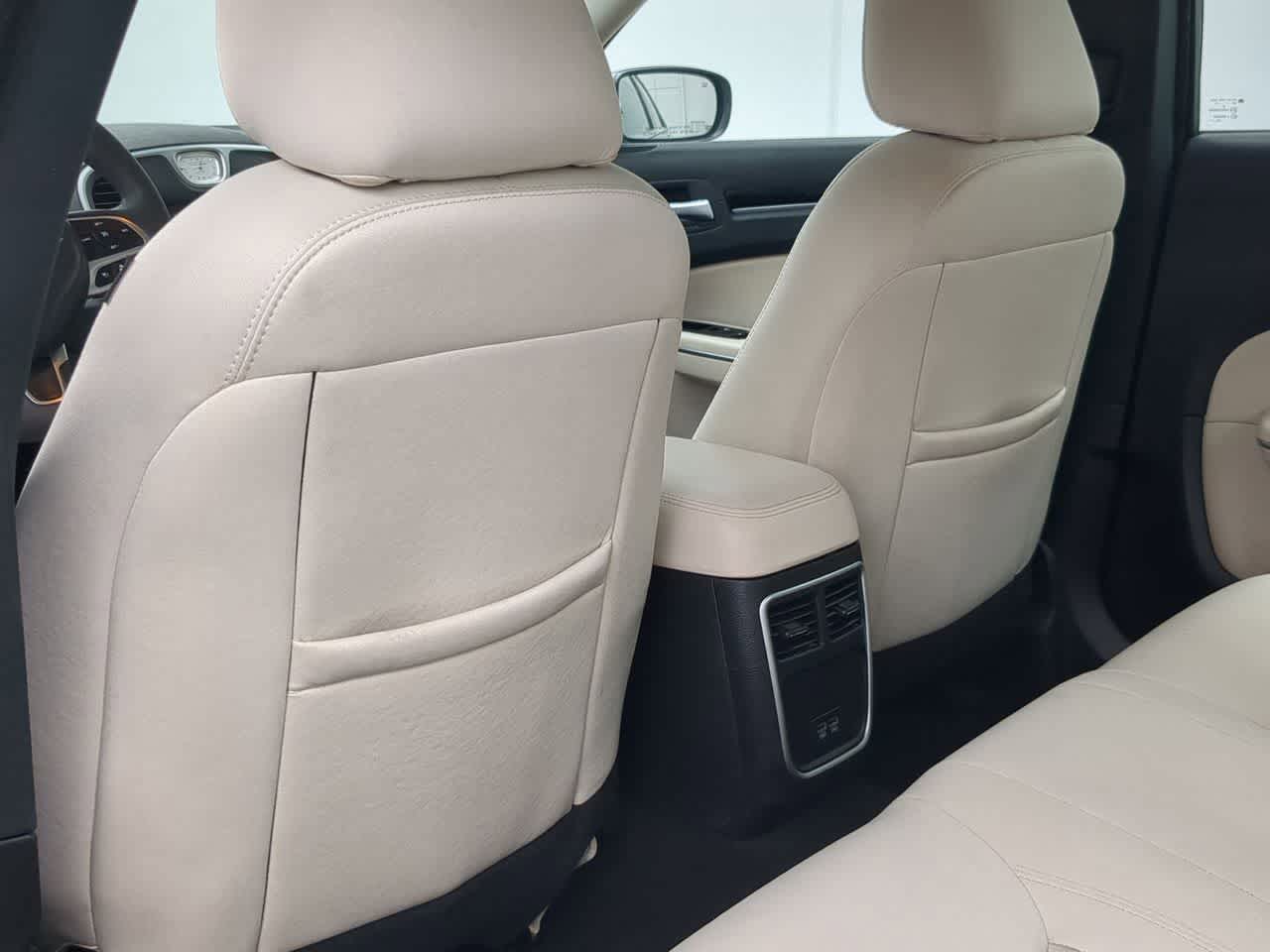 Chrysler 300 Touring 2023