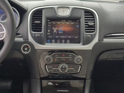 Chrysler 300 Touring 2023