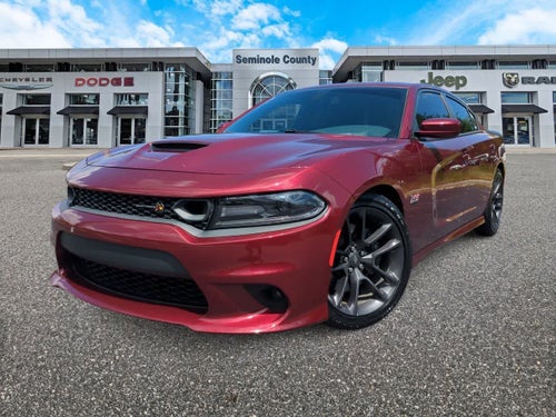 Dodge Charger Scat Pack de 2020 con tracción trasera