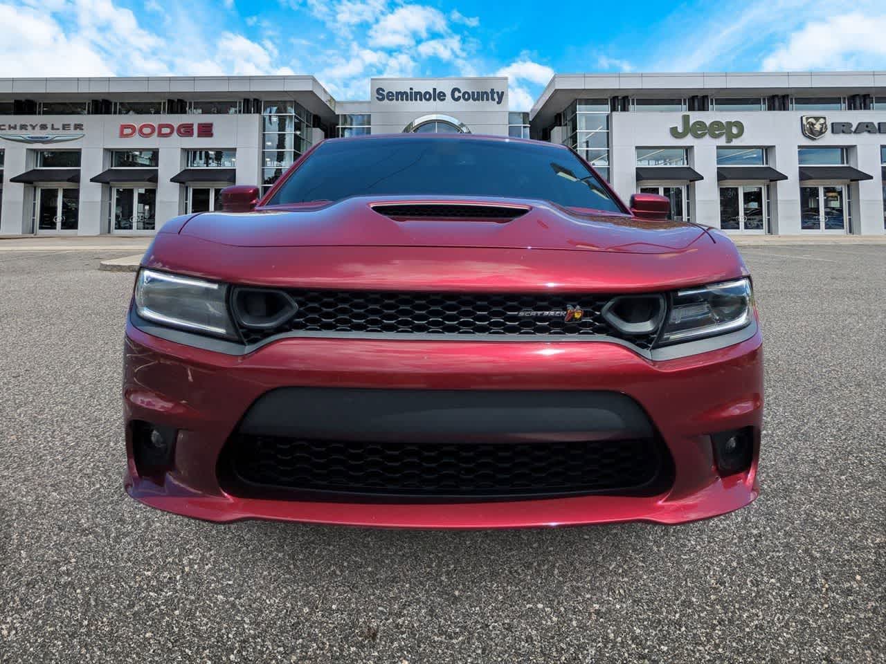 Dodge Charger Scat Pack de 2020 con tracción trasera